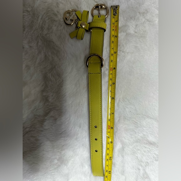 Gucci Lime Green Leather pet collar with Heart Charm-come dust bag and box - Picture 7 of 10